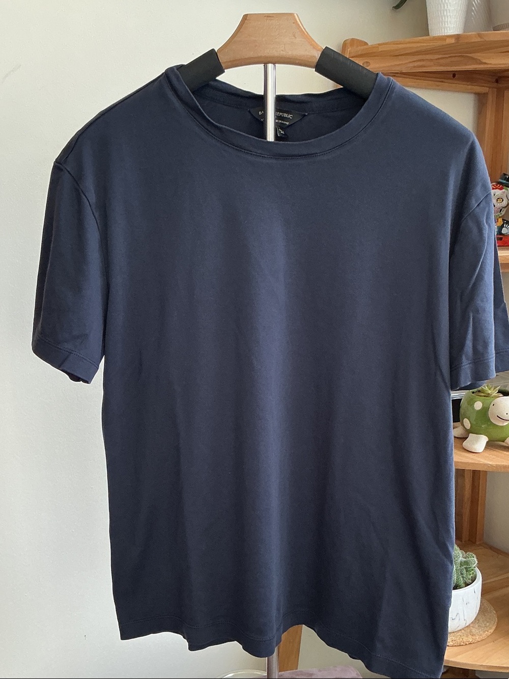 Banana Republic Men's Dark Navy Short Sleeve Crewneck Tee